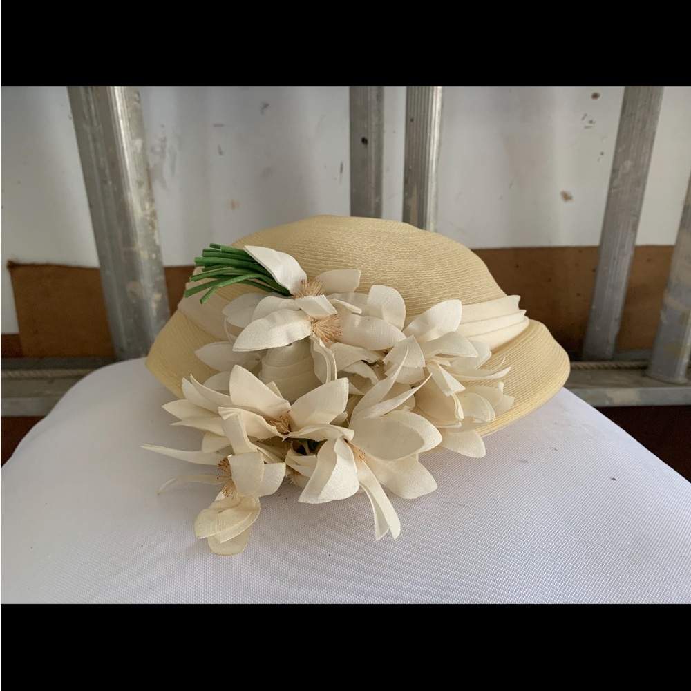 Elegant Cream Floral Women's vintage Hat